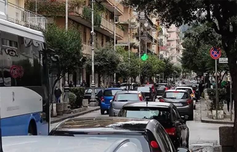 Salerno: ecco la zona rosè nella città di De Luca