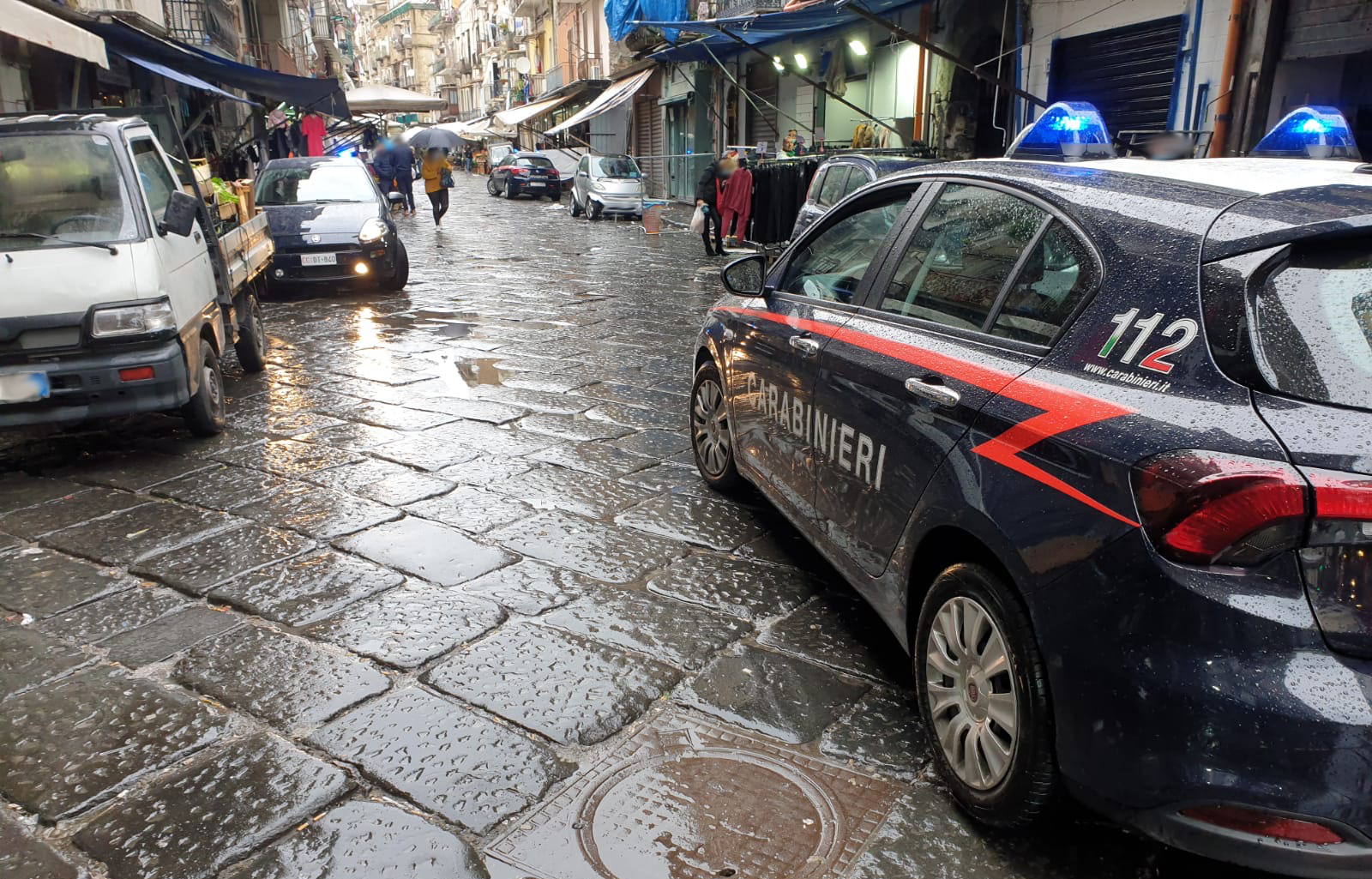 Napoli, controlli dei carabinieri al Buvero: multe e denunce