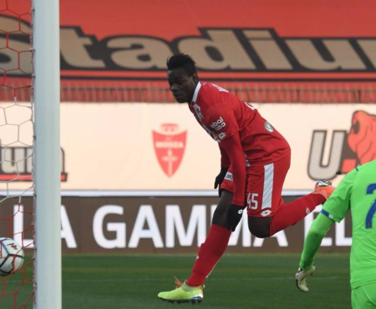 Balotelli in gol dopo 4′ contro la Salernitana