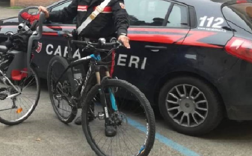 Vende bici su Fb ma è una truffa: denunciato giovane del Casertano