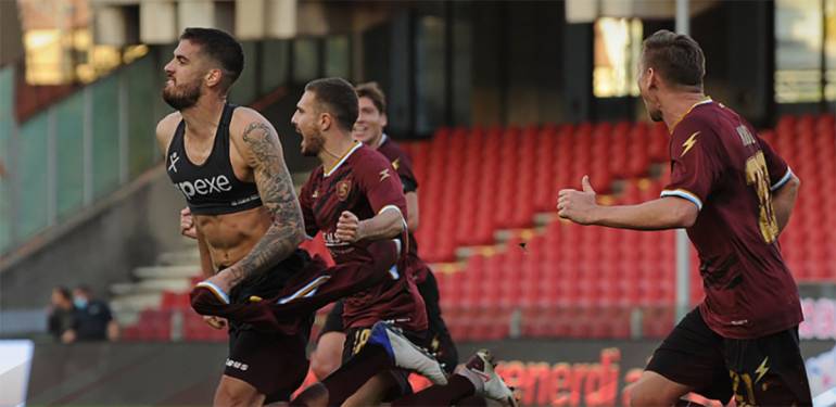 Bogdan lancia la Salernitana in vetta della serie B