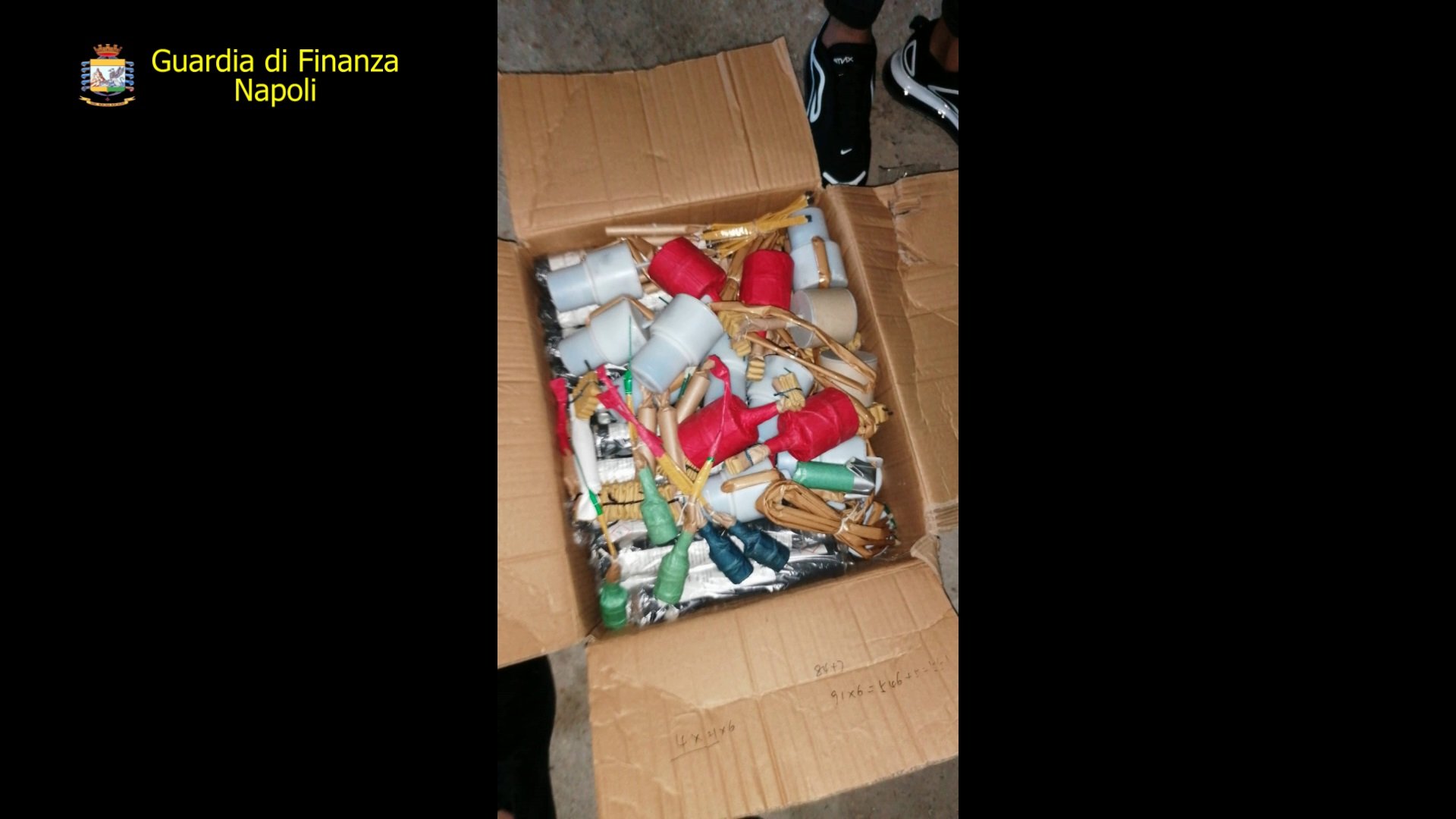 Sequestrata a Frattamaggiore una tonnellata di botti illegali: un arresto. IL VIDEO