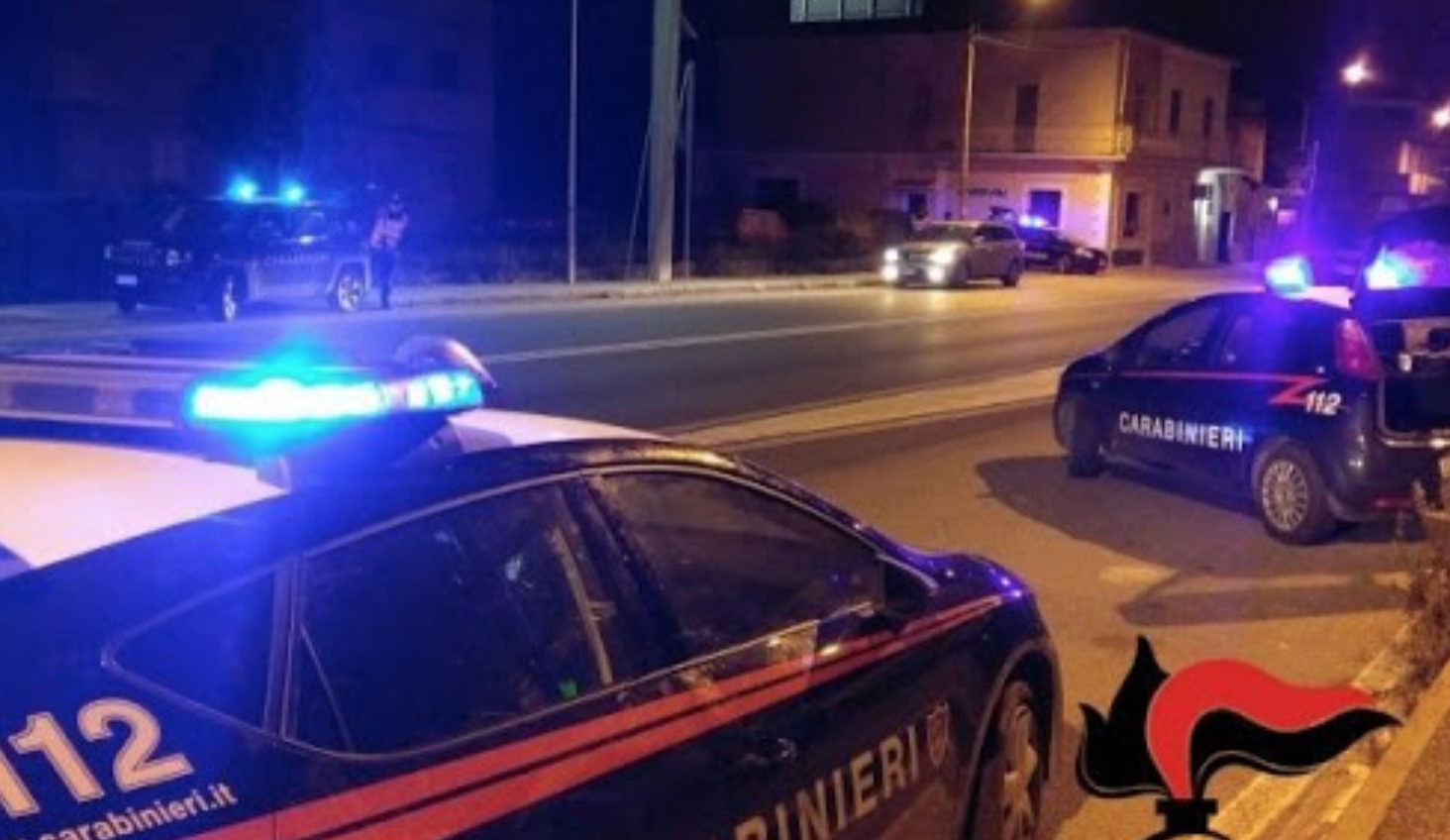 Arzano: i carabinieri setacciano le strade del quartiere 167