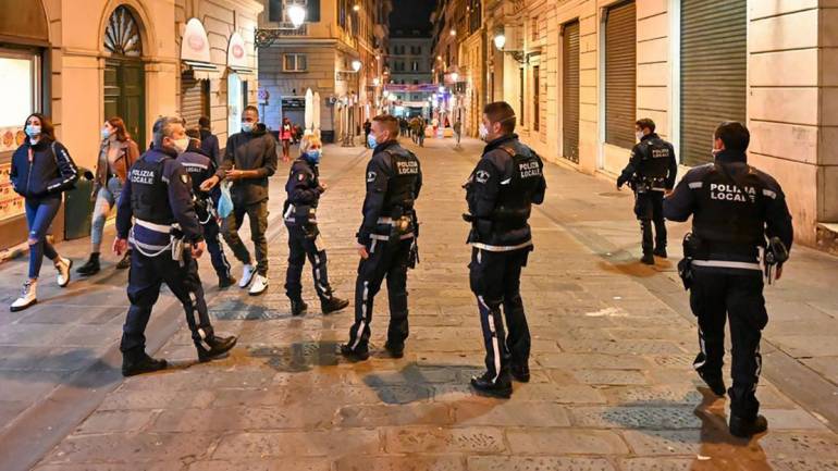 Speranza spedisce la Campania in zona rossa. ECCO COSA SI PUO’ FARE
