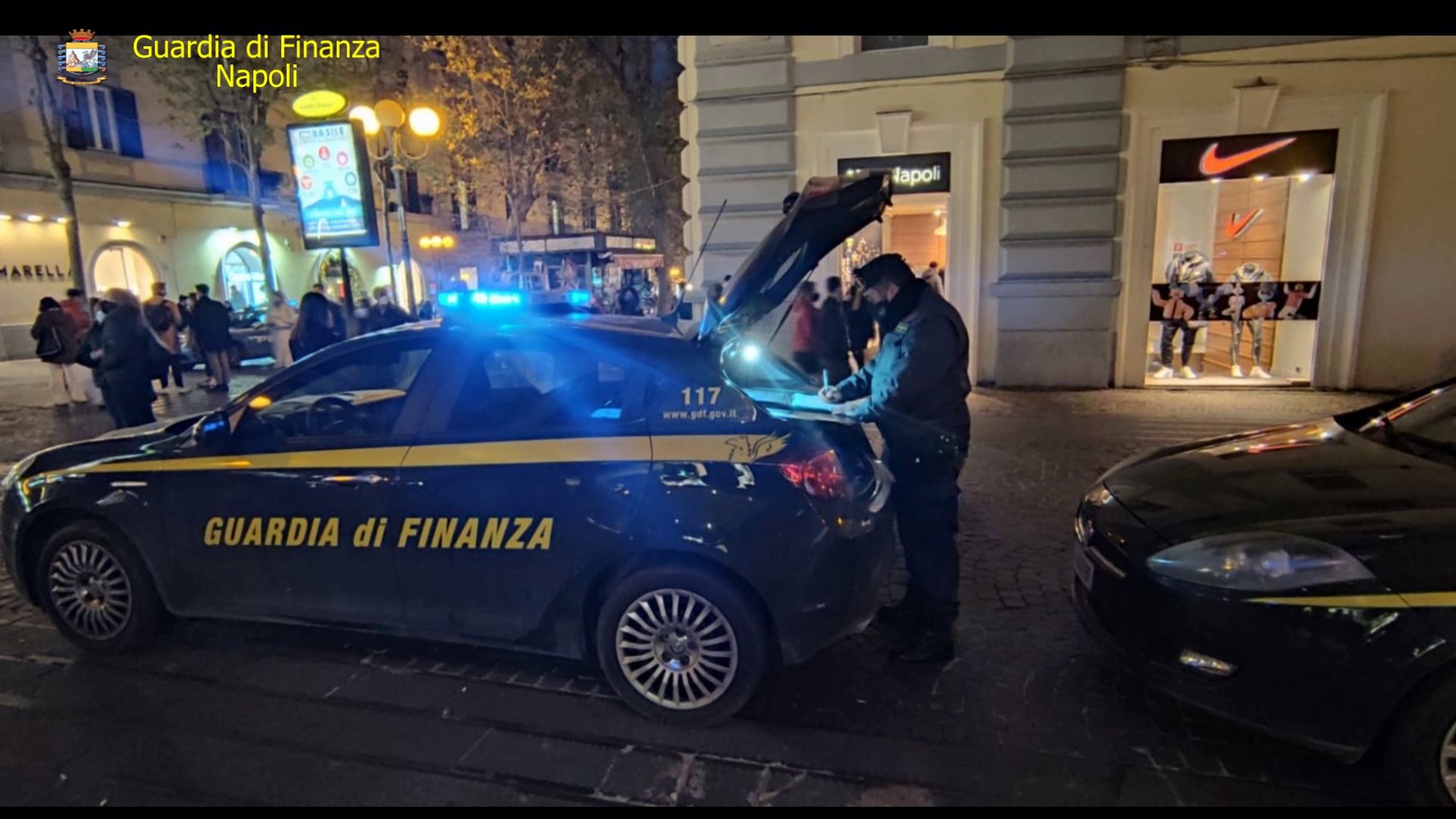 Napoli, la polemica dei locali di Chiaia: ‘Polizia da noi e zone franche altrove’