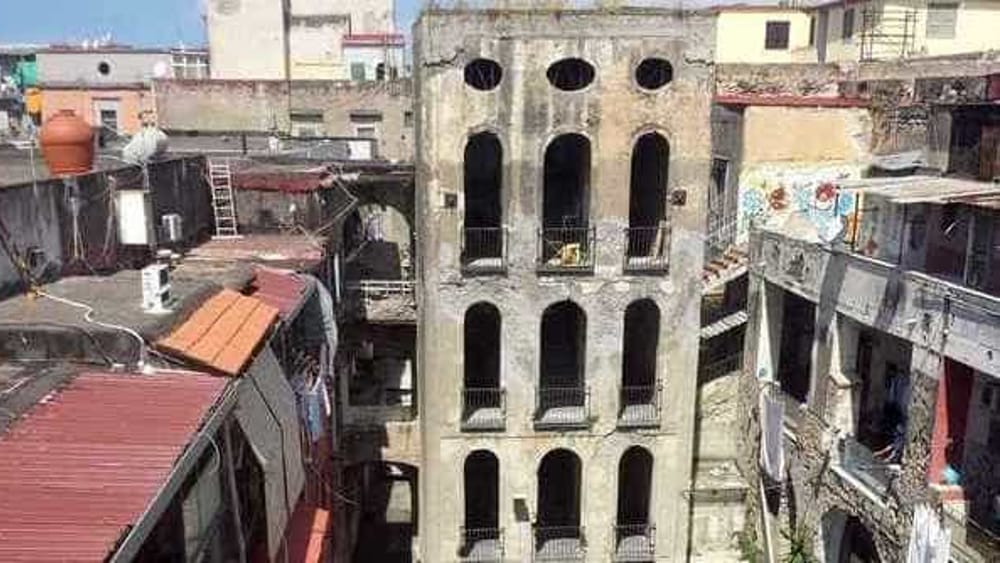 Torre Annunziata, sequestrati 2 immobili del clan Gionta a Palazzo Fienga