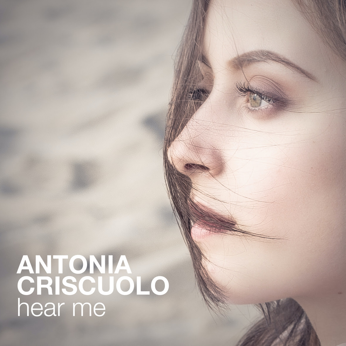 Hear me, il nuovo singolo di Antonia Criscuolo