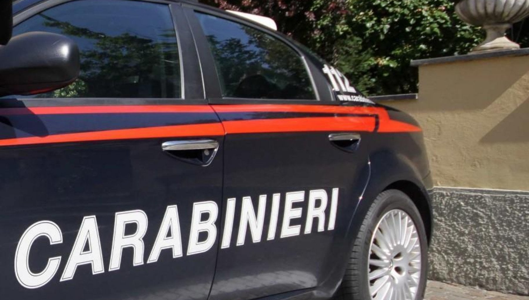 Benevento, tentano di uccidere imprenditore rivale: arrestati padre e figlio