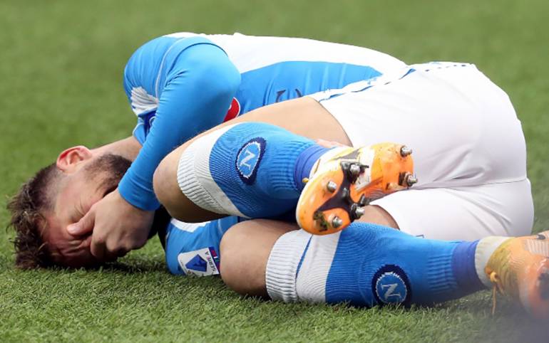 Napoli, 3 settimane di stop per Mertens: trauma distorsivo