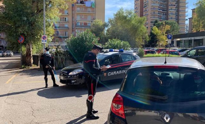 Napoletano in trasferta in provincia di Salerno tenta di corrompere i carabinieri per evitare la sanzione Covid: arrestato