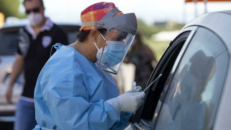 Asl Napoli 2, parte il ‘Drive-in tamponi’ per mille test al giorno