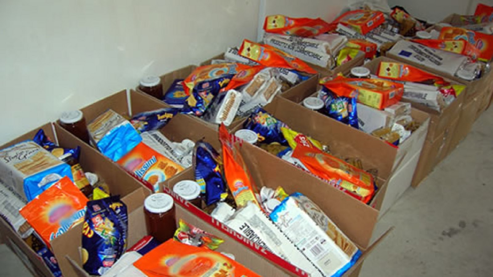 Torre Annunziata, pacchi alimentari alle famiglie in difficoltà