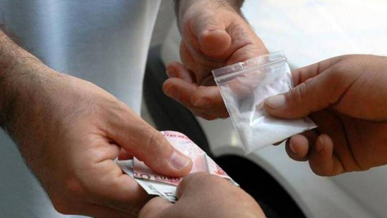 Salerno, controlli durante la festa della Salernitana: arrestati padre e figlio per spaccio