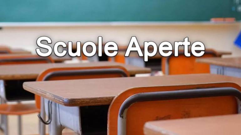 Il governo decide il ritorno in classe in tutta Italia dall’11 gennaio