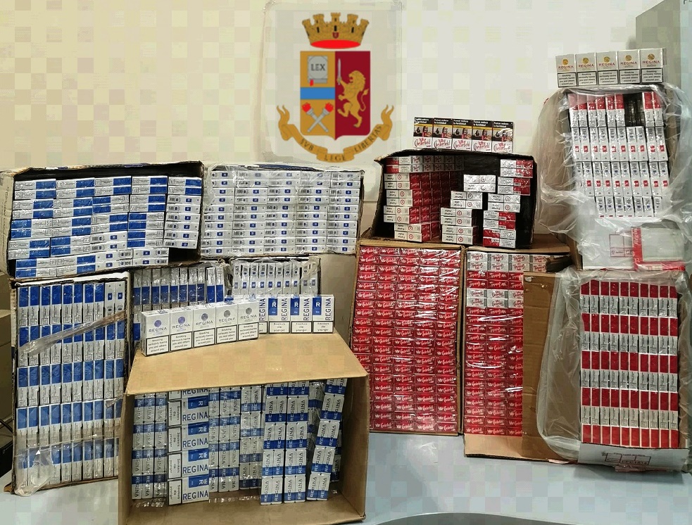 Napoli, sorpreso con 85 chilogrammi di sigarette di contrabbando: arrestato 19enne