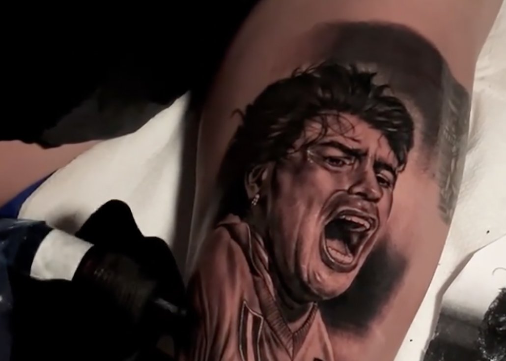 Insigne si tatua Maradona sulla gamba. Il manager: ‘Rinnovo? Si fa in due’