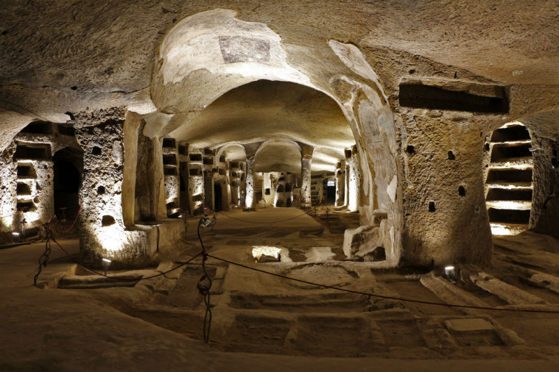 Catacombe di Napoli: formazione e documentario