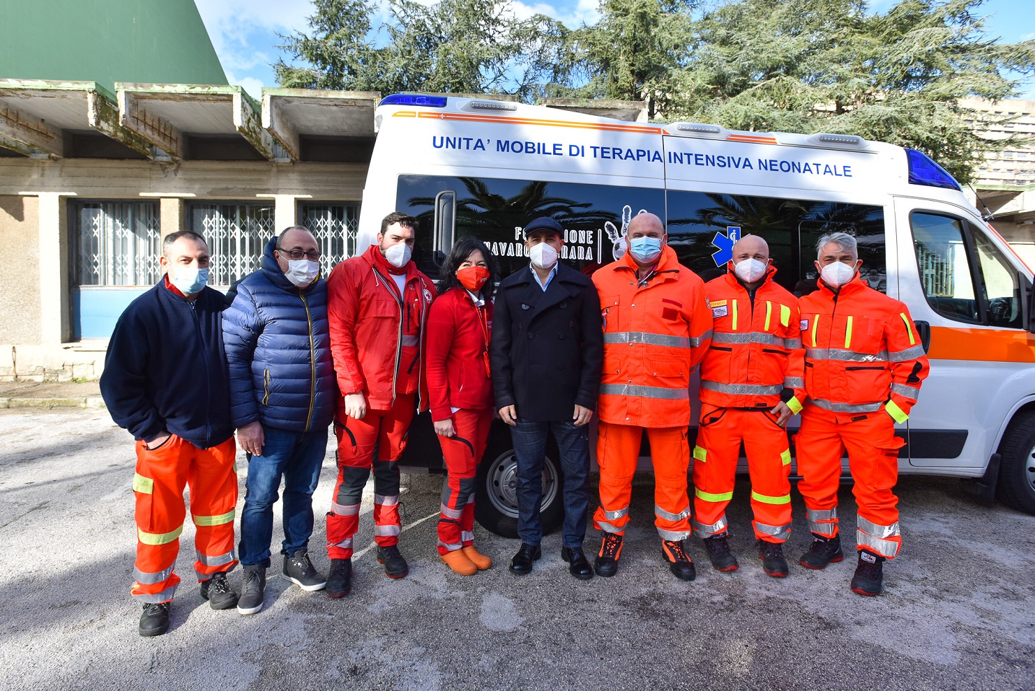 Fondazione Cannavaro-Ferrara: consegnato stamattina il nuovo mezzo prenatale di emergenza al secondo Policlinico