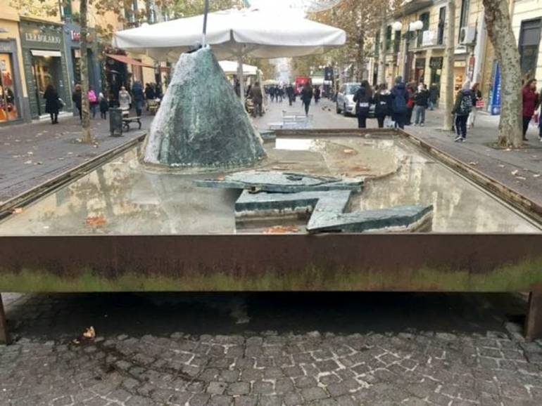 Napoli, Fontana di Tatafiore, Nasti: ‘Immediata ricollocazione in via Scarlatti’