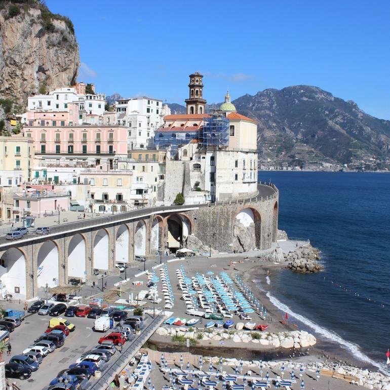 Covid, Furore: il sindaco proroga la zona rossa fino al 17 gennaio. Le regole