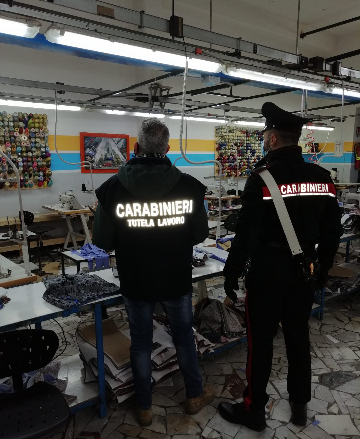 Grumo Nevano, i carabinieri trovano 9 lavoratori in nero su 12: azienda sospesa