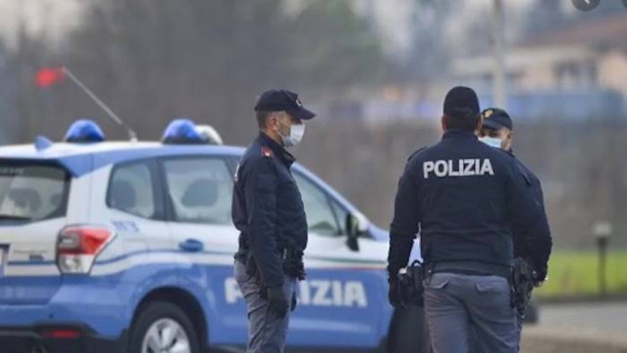 Non si fermano all’alt sulla Tangenziale di Napoli: inseguiti e arrestati
