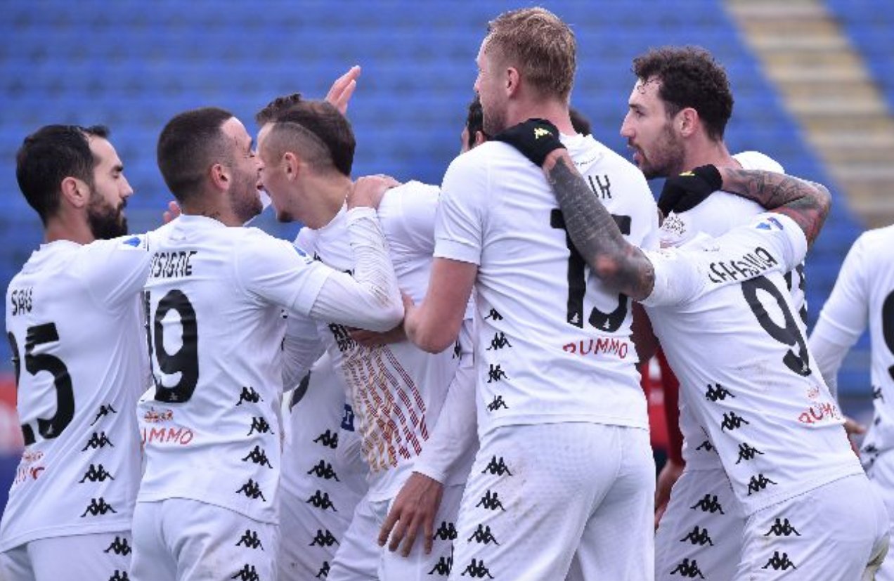 Benevento vince in rimonta a Cagliari. Stregoni a ridosso dell’Uefa