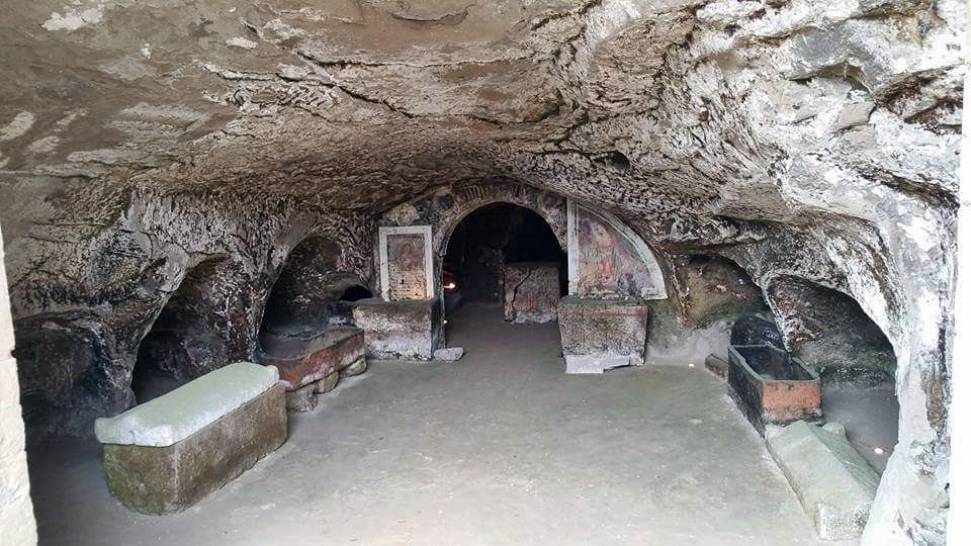Sequestrata discarica abusiva a pochi metri dalle catacombe in provincia di Avellino