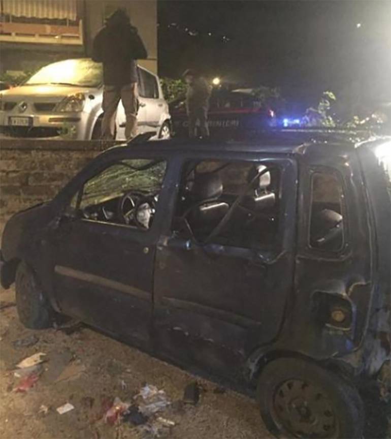 Caserta, fanno esplodere cumulo di botti: feriti tre fratelli