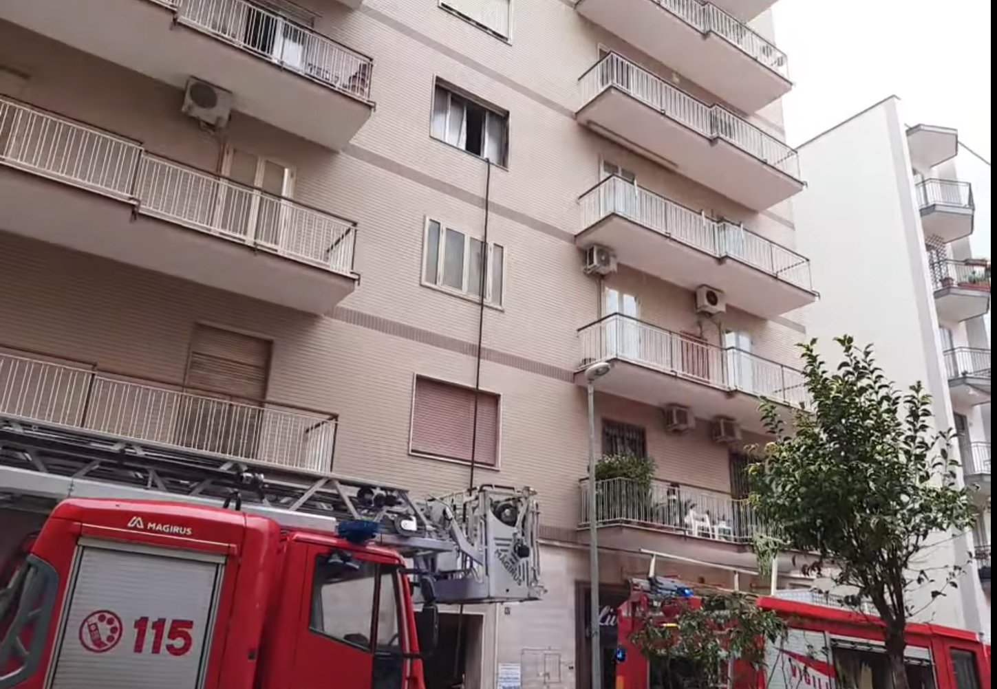 Torre Annunziata, incendio in un appartamento: bimbo di un anno e famiglia salvati dai carabinieri