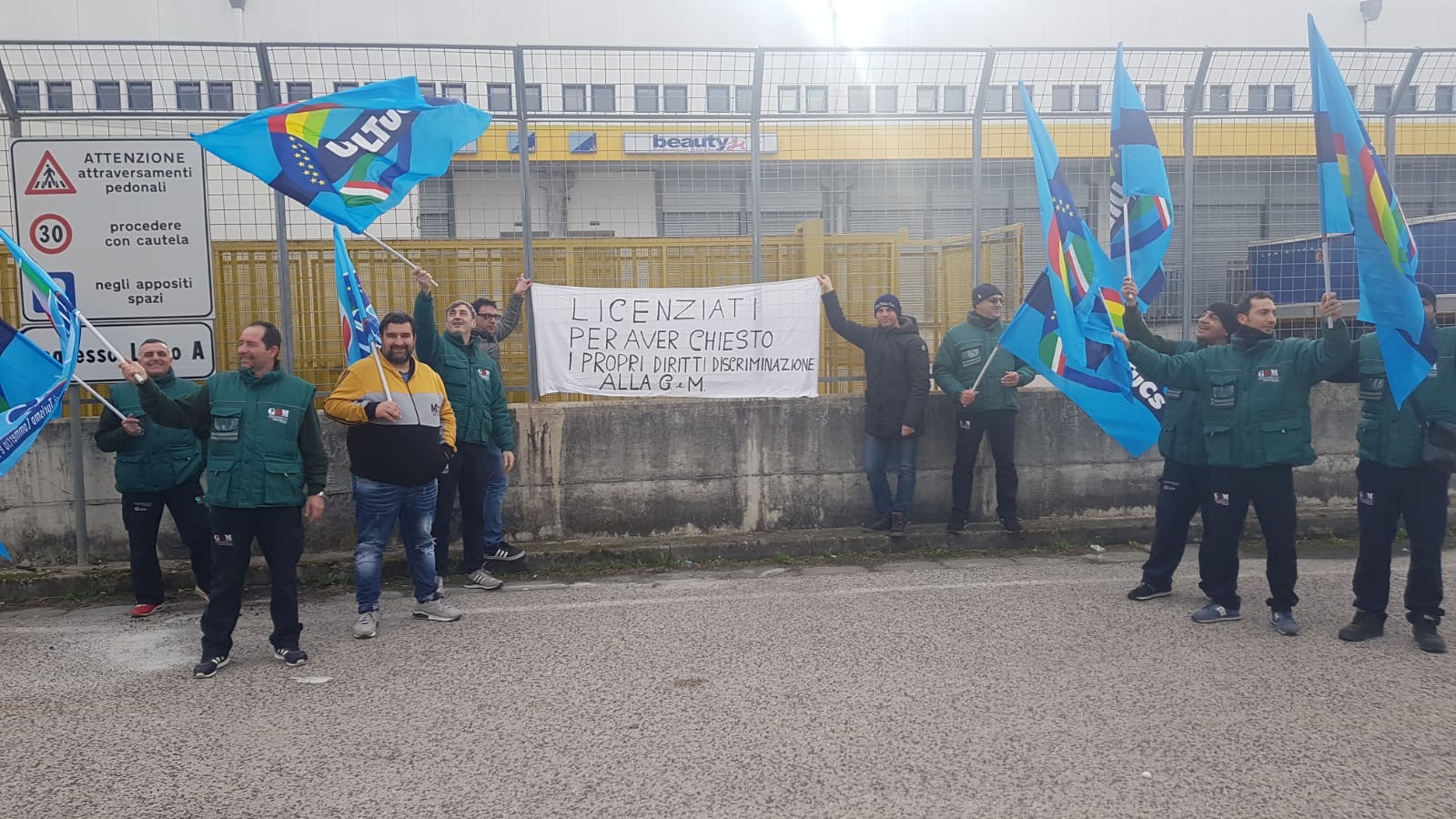 Napoli, domani la protesta dei dipendenti di Idea Bellezza