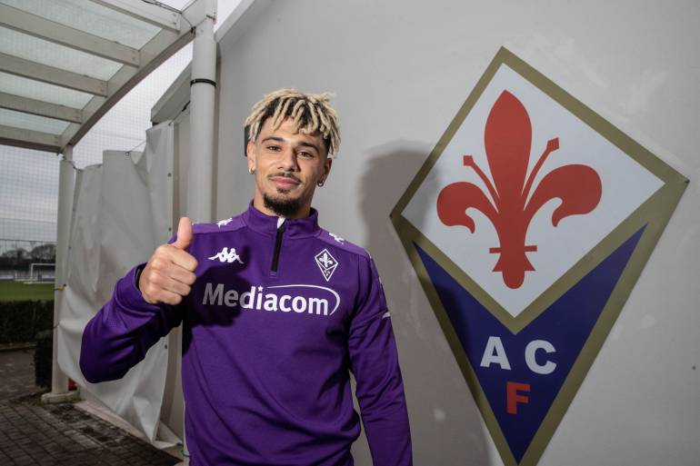 Fiorentina, ufficiale l’arrivo di Malcuit dal Napoli