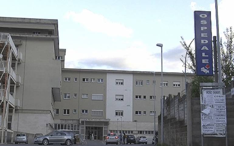 Covid, scoppia il focolaio all’ospedale di Roccadaspide