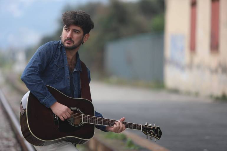 ‘Due secondi fa’, il videoclip di Paduano disponibile su YouTube
