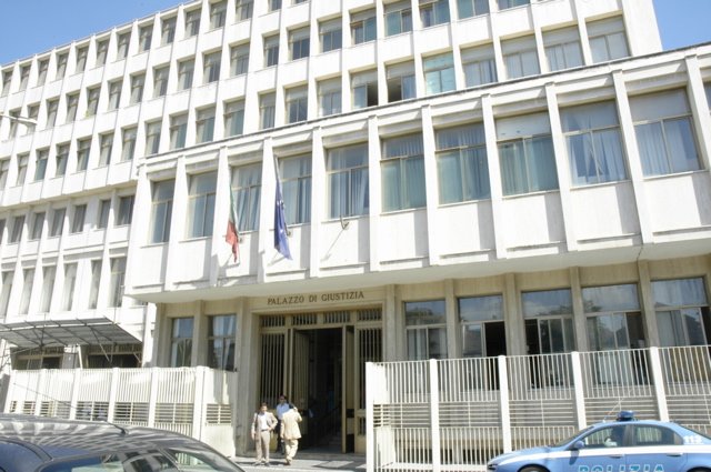 Rapina con sequestro dipendenti in un’azienda di Marcianise: arrestato 40enne di Napoli