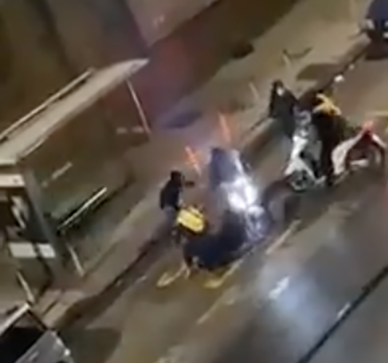 Napoli, rider picchiato per lo scooter: condannati i babyrapinatori