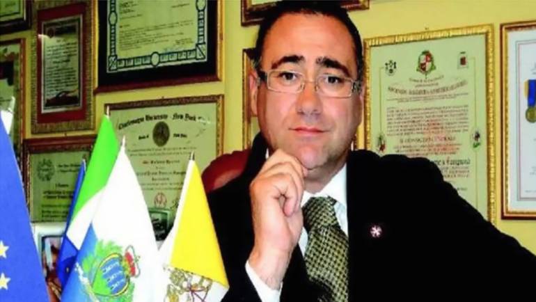 L’imprenditore Sguecco, il corteo per il sindaco Alfieri e i legami con il clan Maradino
