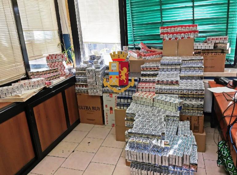 Napoli, blitz al Buvero: coppia nascondeva in casa oltre 300 chilogrammi di ‘bionde’