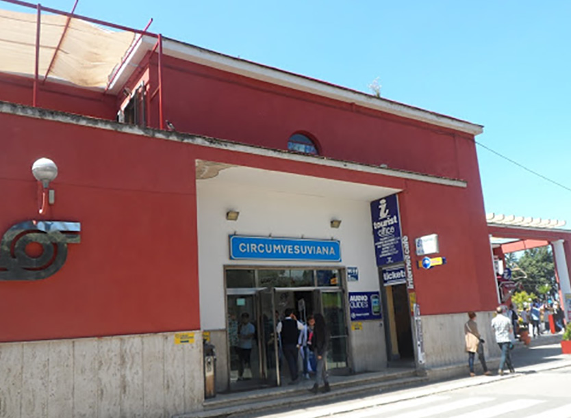 Molesta una donna alla Circum a Pompei: arrestato 36enne di Castellammare