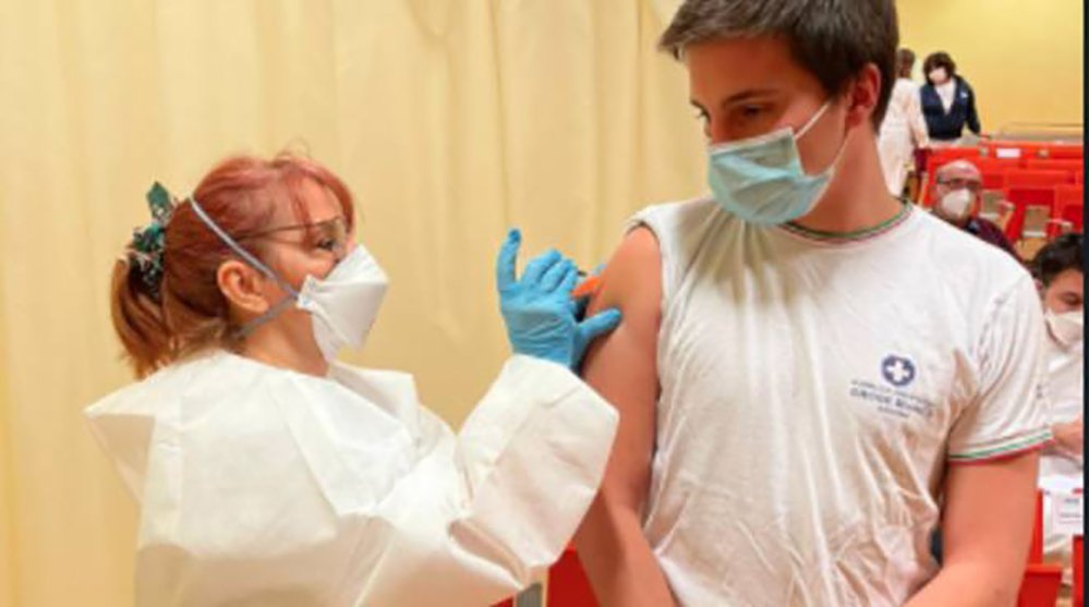 Napoli, alla Federico II usate il 100% delle 390 fiale: vaccinati 2218 dipendenti