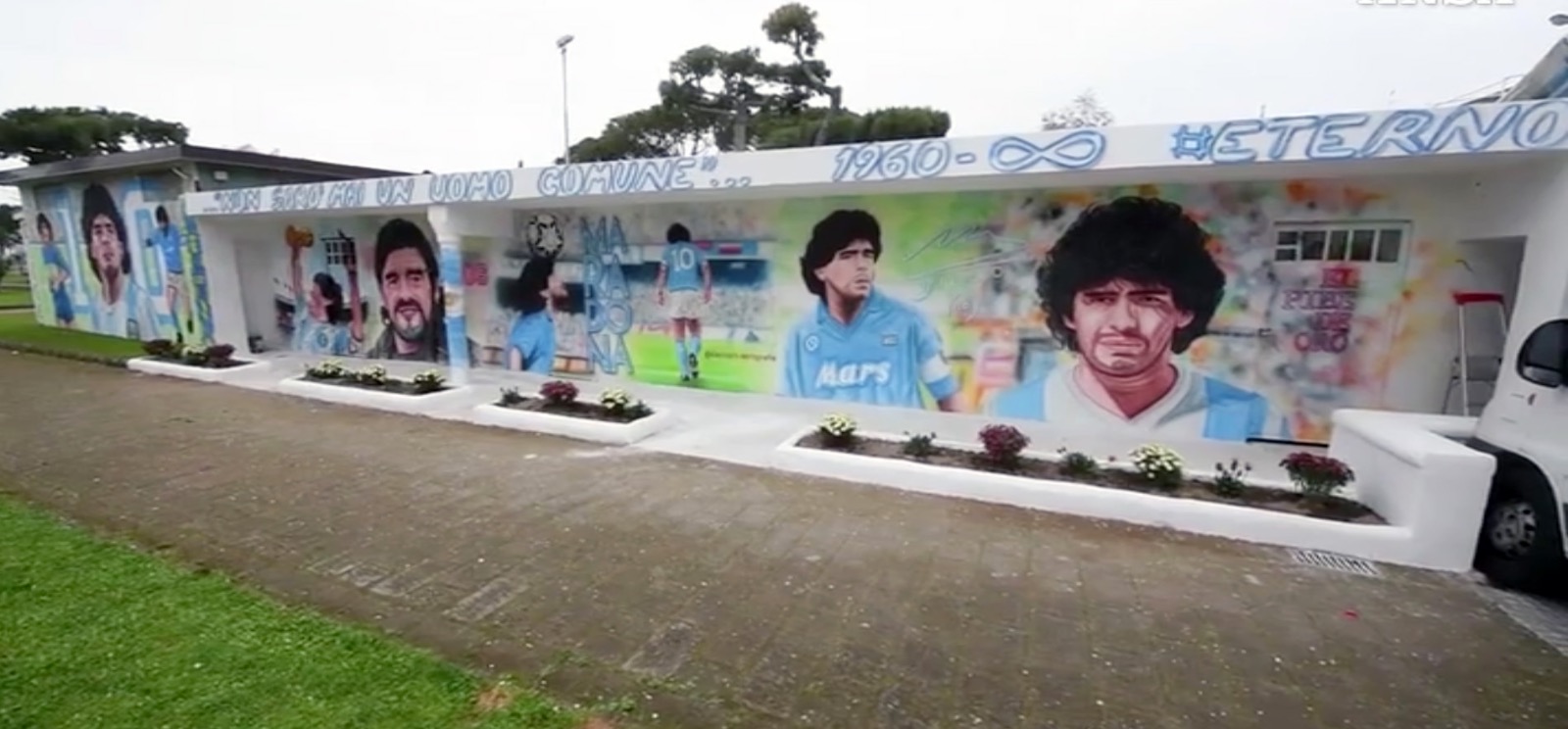 Nuovo mega murales di Maradona a Bacoli, luogo memoria per i giovani