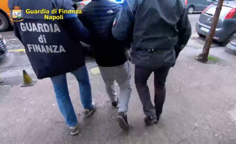 A Napoli commercialista arrestato per peculato: si appropria di oltre 250 mila euro da beni immobili all’asta
