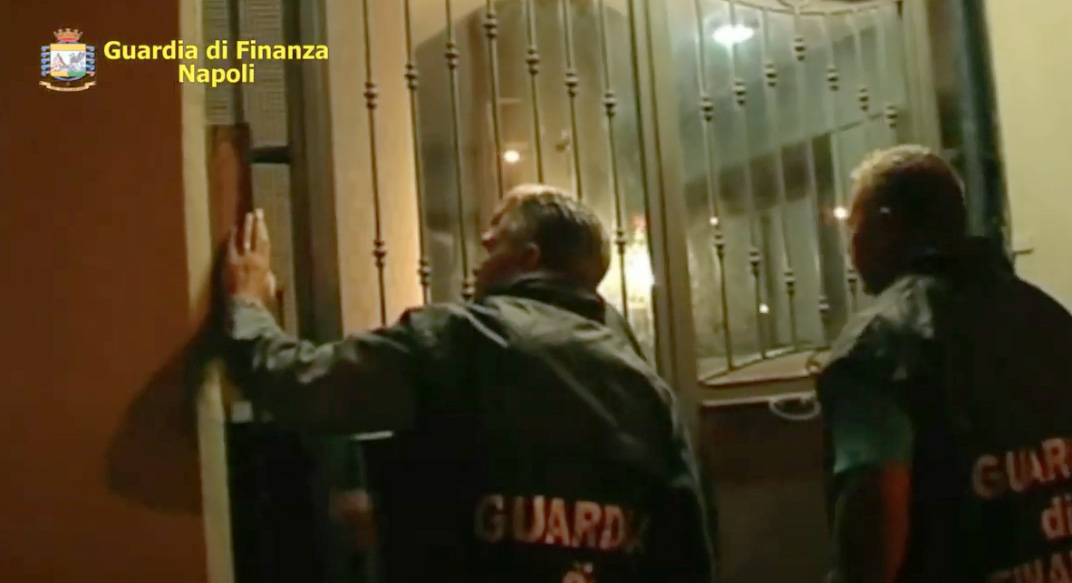 Traffico di droga lungo l’asse Napoli-Palermo: scarcerato uno dei presunti capi di Secondigliano
