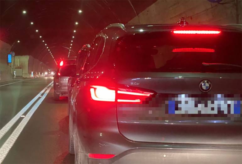 Al cuore e al traffico non si comanda: tutti in coda verso la Penisola Sorrentina