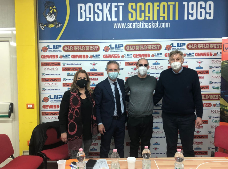 Pierluigi Marzorati a Scafati per promuovere il basket nelle scuole