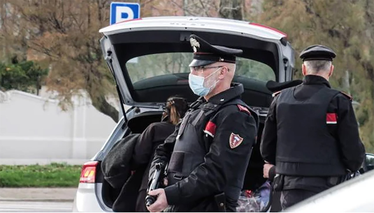 Napoli, in strada senza mascherina: 3 denunciati a Porta Capuana