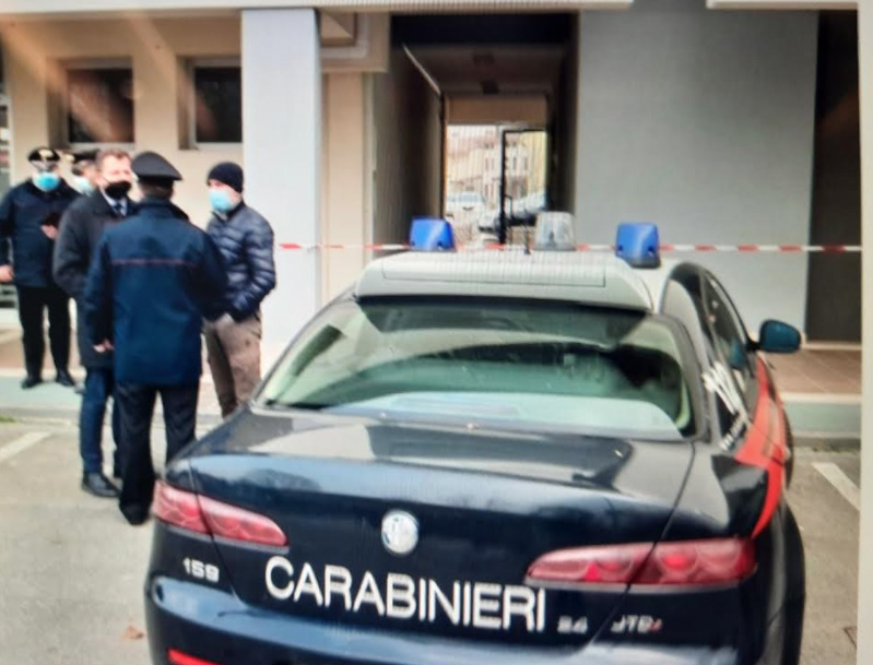 Tragedia a Treviso, strangola il figlioletto gravemente malato poi si uccide