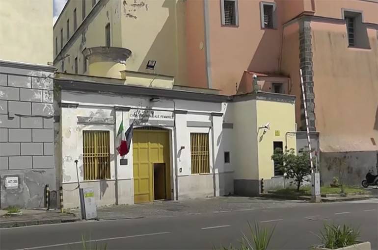 aggressioni carcere pozzuoli