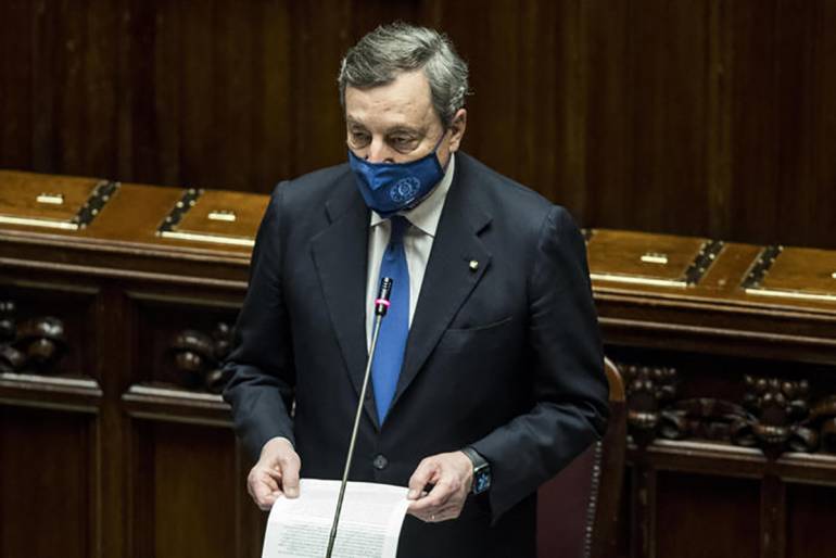 Governo, Draghi incassa la fiducia alla Camera: ma è caos nel M5s