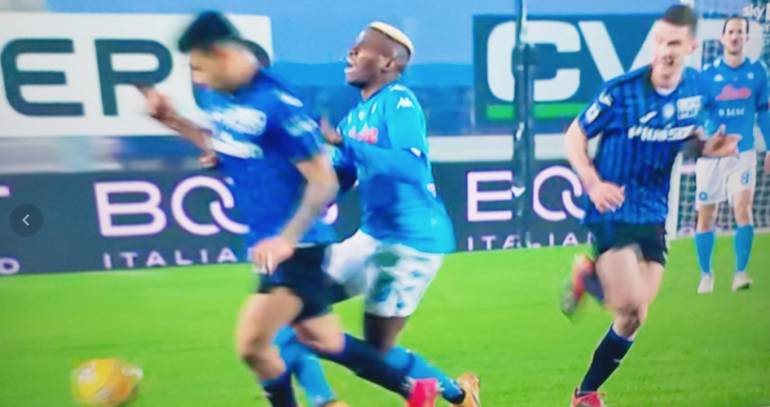 Napoli, trauma cranico per Osimhen